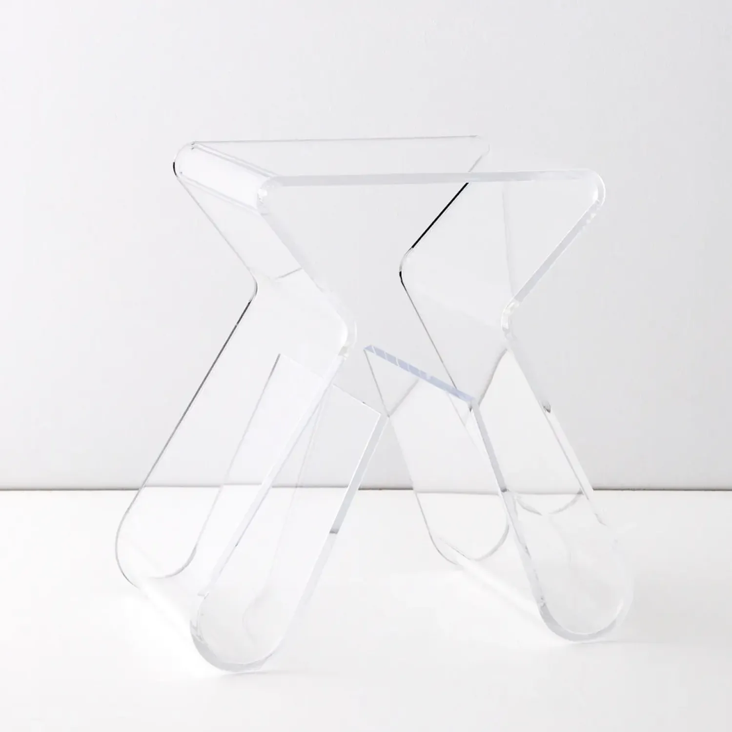GigiandTom Paperclip Acrylic Side Table Clear* Furniture